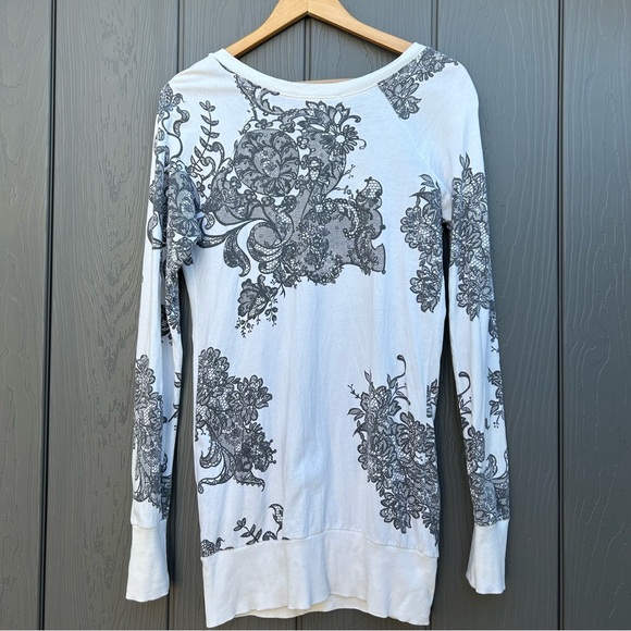 Truly Madly Deeply Long Sweatshirt Y2K Mid 2000s Era Sz Small Floral Long Sleeve - Picture 2 of 10